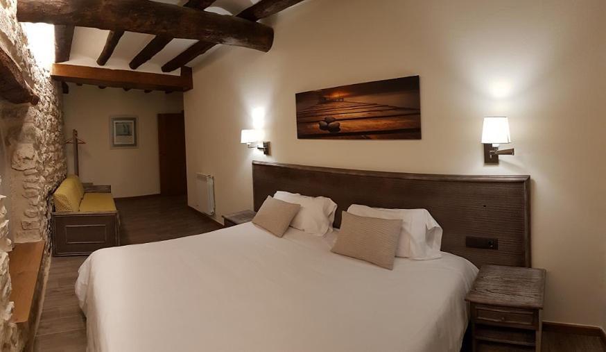 Casa Gabalda Apartamentos วาลเดร์โรเบรส ภายนอก รูปภาพ